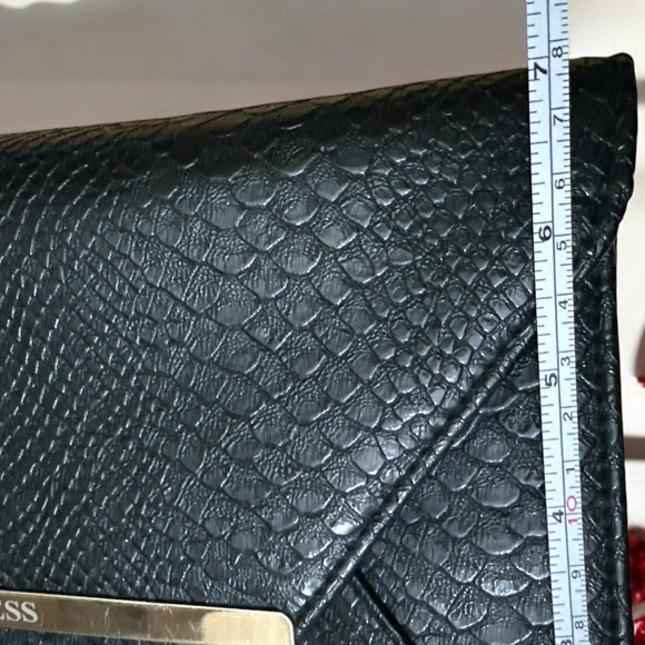 Guess Black Textured Clutch Bag – Missing Long Chain, Stylish Snake Skin Pattern - Picture 5 of 6